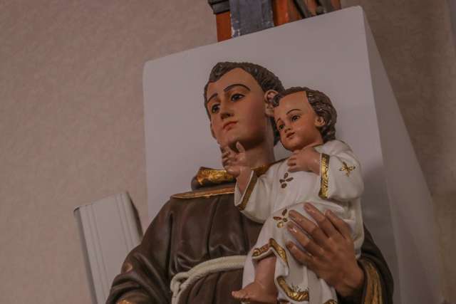 Hist&oacute;ria da f&eacute;  tem &ldquo;troca de santo&rdquo; e saga de Abadia por trem e carro de boi
