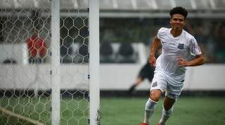 Marquinhos Gabriel faz o segundo gol do Peixe na VIla  Belmiro. (Foto: Santos F.C)