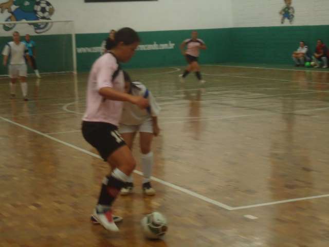 Copa Pelezinho Feminino de futsal tem disputas neste s&aacute;bado