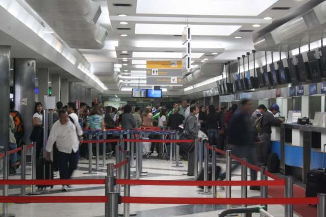 Aeroporto volta a operar normalmente ap&oacute;s fechamento por conta do mau tempo 