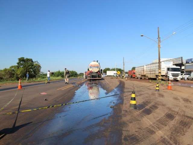 Com pista limpa e seca, PRF libera trecho da BR-163 interditado ap&oacute;s acidente 