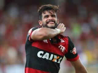 Jogador Henrique Dourado comemorou com a tradicional “ceifada” (Foto: Gilvan de Souza/ Globo Esporte)