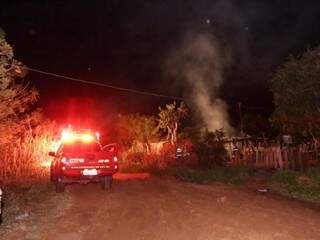 Barraco da família foi consumido pelas chamas (Foto: Kisie Ainoã)