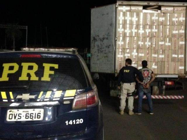 Contrabandista &eacute; preso com 250 mil ma&ccedil;os de cigarros que levaria de MS para MG