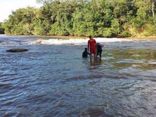 Propriet&aacute;rio de pesqueiro encontra corpo boiando no rio Taquari