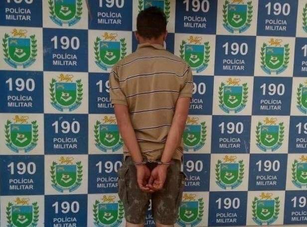 Auxiliar que espancou a filha de 9 meses permanecer&aacute; preso, decide juiz