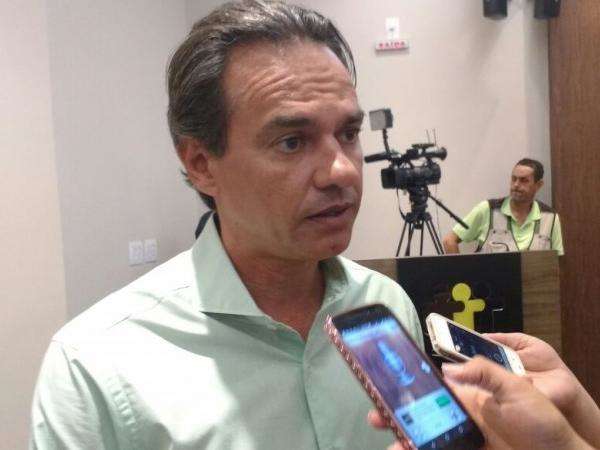 Prefeito vai a lan&ccedil;amento de obra de melhoria no abastecimento de &aacute;gua