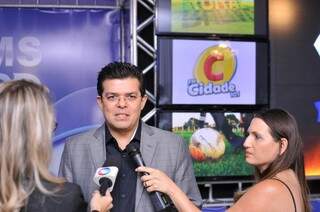 O prefeito Gilmar Olarte no evento de lançamento da Taça MSRecord de Futebol Amador, agora à noite (Foto: Alcifes Neto)