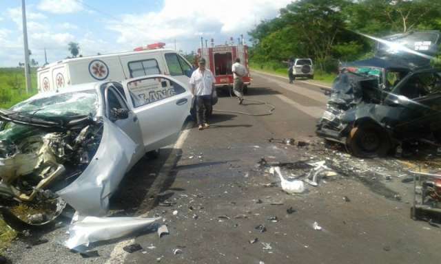 Colis&atilde;o de Gol com Etios na BR-060 mata sete, incluindo duas crian&ccedil;as