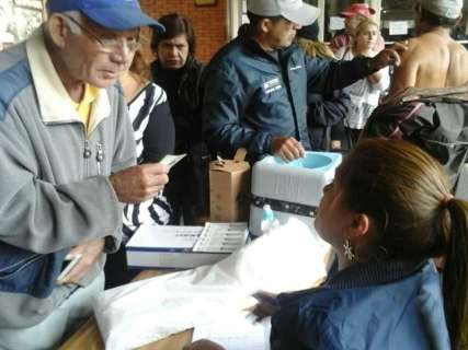 Enquanto Brasil restringe doses, Paraguai libera vacinação contra a gripe