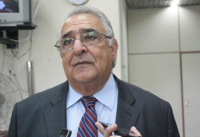 Andr&eacute; sinaliza que n&atilde;o tem prefer&ecirc;ncia por Nelsinho ou Simone, diz Jerson