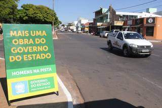 Obra de pavimentação asfáltica na região central da cidade de Bataguassu (Foto: Chico Ribeiro)