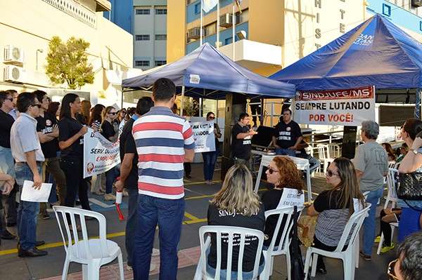 Greve de servidores judici&aacute;rios tem ades&atilde;o de 80%, diz sindicato