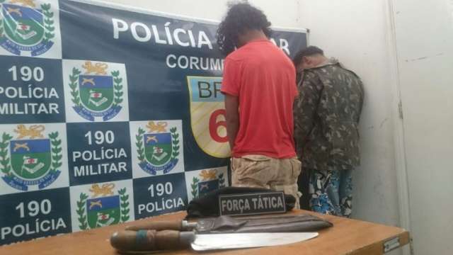 Pol&iacute;cia prende dupla suspeita de matar trabalhador rural esfaqueado