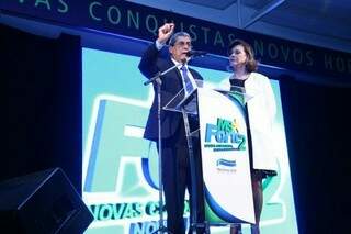 Governador durante evento no Clube Estoril (Foto: Marcos Ermínio)