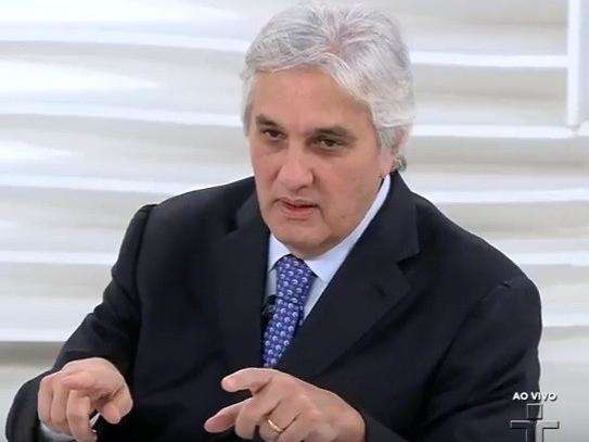 Delc&iacute;dio dispara contra PT e Dilma e diz que v&ecirc; com preocupa&ccedil;&atilde;o novo governo