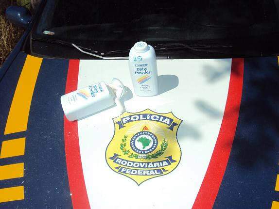  Boliviano &eacute; flagrado com coca&iacute;na em embalagens de talco para beb&ecirc;s 