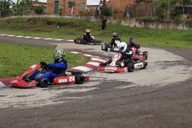 Estadual de kart come&ccedil;a domingo com 25 pilotos em tr&ecirc;s categorias