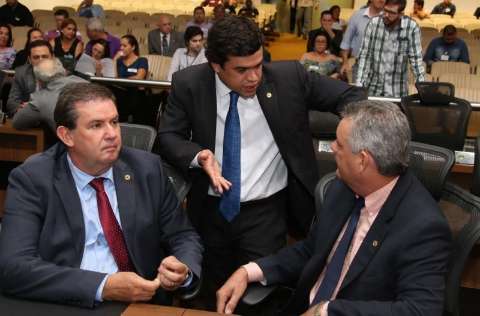 PMDB e PSDB buscam acordo para evitar disputa na base do governo
