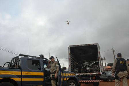  Opera&ccedil;&atilde;o na fronteira recolhe 103 motocicletas e prende 8 pessoas