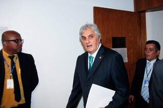 Senador Delcídio deixando a CCJ após sua defesa ontem no Senado (Foto: Divulgação/Agência Senado)