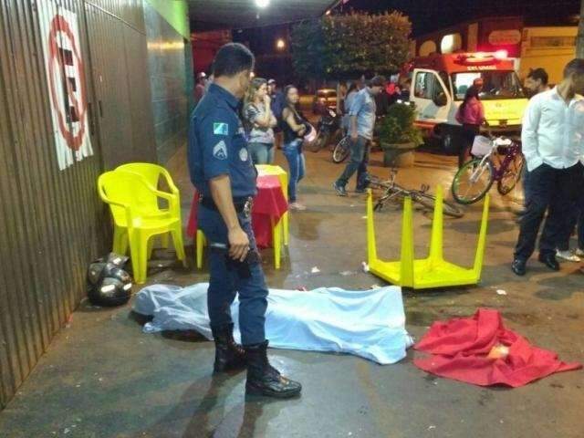 Morto com sete tiros em pizzaria foi confundido com membro de gangue