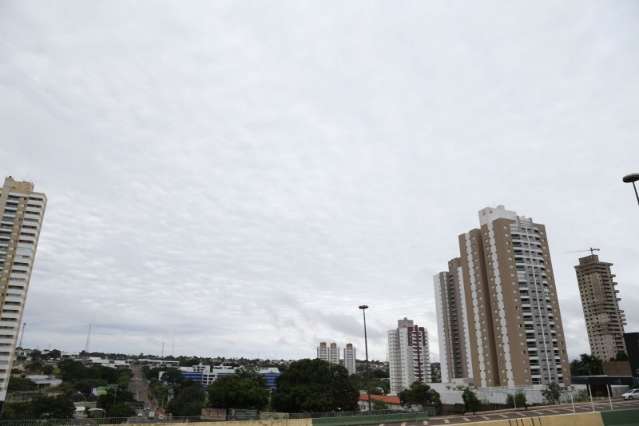 Chuva continua e tempo fica &uacute;mido e abafado no decorrer da semana