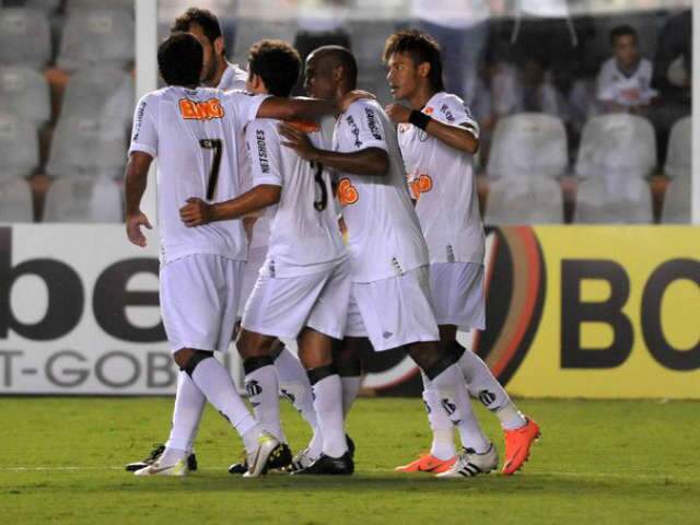  Com tr&ecirc;s gols de Neymar, Santos goleia Guaratinguet&aacute; por 5 a 0