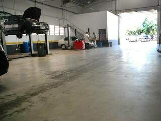 Oficina mecânica em Campo Grande; empresas do ramo contratam 11 trabalhadores hoje (Foto: Arquivo)
