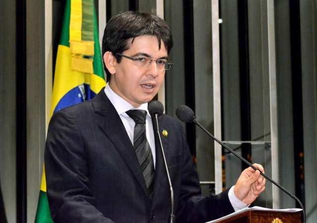 Oposi&ccedil;&atilde;o pede cassa&ccedil;&atilde;o de Delc&iacute;dio no Conselho de &Eacute;tica do Senado