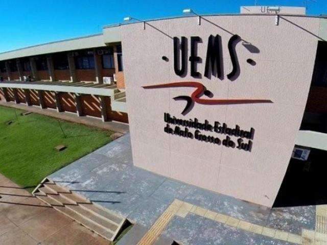 Uems abre sele&ccedil;&atilde;o de professores com sal&aacute;rios de at&eacute; R$ 8,6 mil 