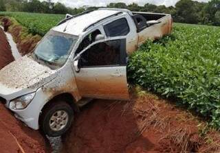 Camionete foi localizada por um piloto de avião agrícola. (Foto: Sidrolândia News)