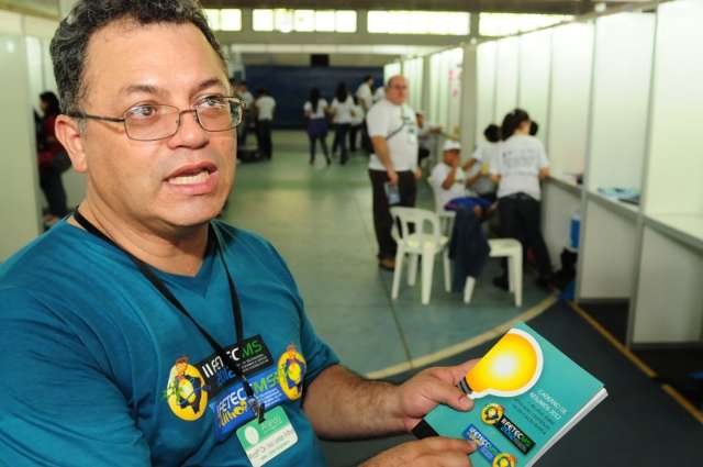 Feira premia melhores projetos tecnol&oacute;gicos estudantis com alunos de 20 cidades