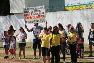 Pouca gente foi para a avenida Duque de Caxias, mas escola municipal mandou representantes. (Foto: Marcos Ermínio)