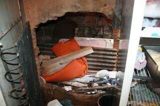PM dribla&quot;olheiro&quot; e prende tr&ecirc;s com 150 kg de maconha na Capital