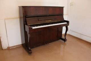 Piano disponível para músicos e alunos.  (Foto: Centro Cultural)