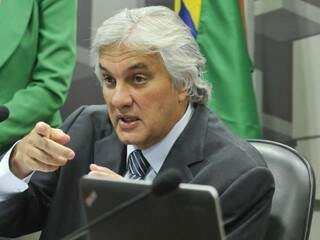 Delcídio comparou a gravidade da gravação de Romero Jucá com a sua (Foto: Geraldo Magela /Agência Senado)