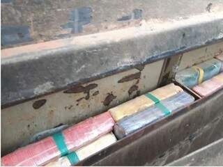 Drogas escondidas no sítio em Corumbá: até vão de parede era estoque para droga