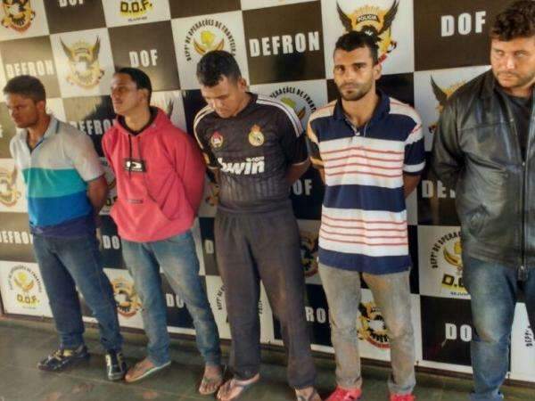 Cinco s&atilde;o presos com caminhonetes roubadas quer iriam para o Paraguai