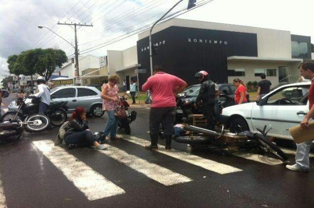 Pancada de chuva provoca estragos em Campo Grande