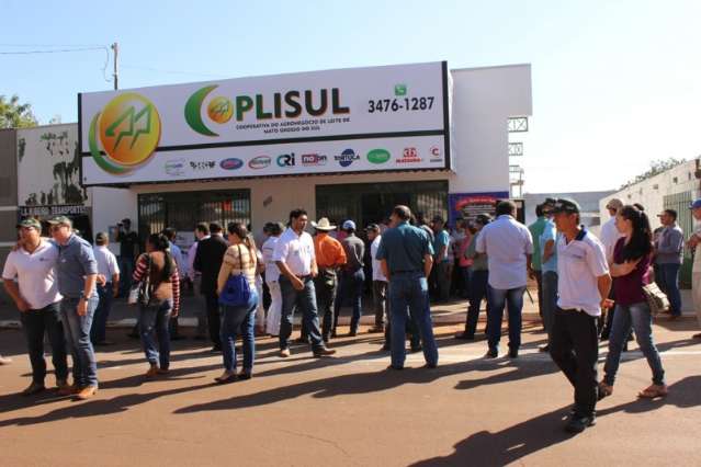 Munic&iacute;pio inaugura cooperativa e quer se tornar maior produtor de leite de MS