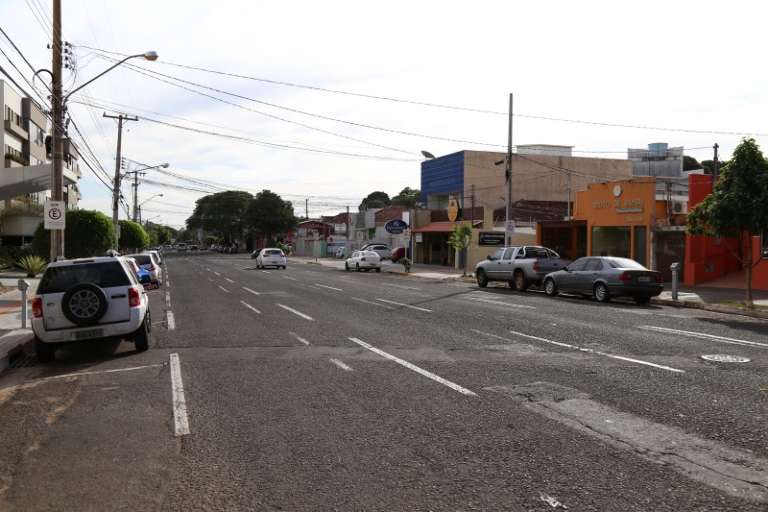 Imagem atual da Rua Maracaju, que começa na 25 de Dezembro e vai até a Avenida Ernesto Geisel. (Foto: Fernando Antunes. 