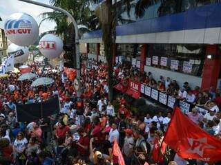 Manifestação pró-Lula na tarde desta sexta-feira em São Paulo (Foto: Agência Brasil)