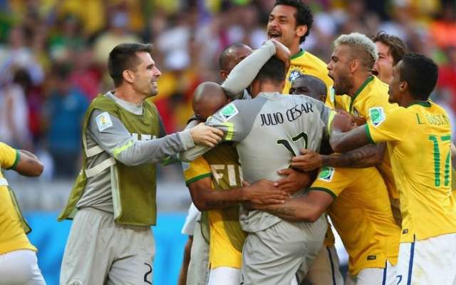 Paulinho volta &agrave; sele&ccedil;&atilde;o que enfrenta a Col&ocirc;mbia de James Rodr&iacute;guez