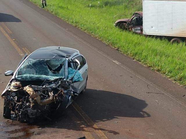 Grávida de 6 meses morre em colisão entre carro e caminhonete na MS-141