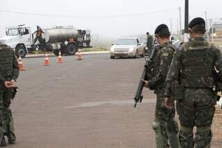 Exército iniciou no mês passado operação na fronteira. (Foto: Helio de Freitas)