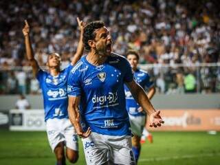 Fred foi quem cobrou o pênalti que assegurou a vitória do azulão. (Foto: CruzeiroFC) 