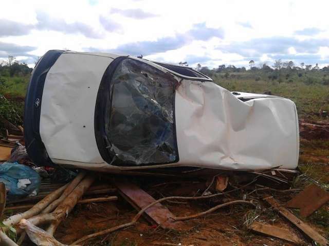 Tornado provoca destrui&ccedil;&atilde;o em dois estados do Paraguai e deixa 20 feridos