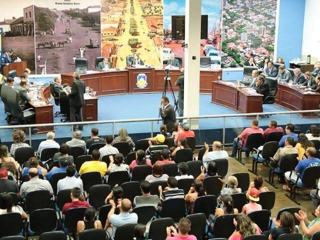 Em 100 dias, D&eacute;lia Razuk tem primeira vit&oacute;ria na C&acirc;mara de Dourados