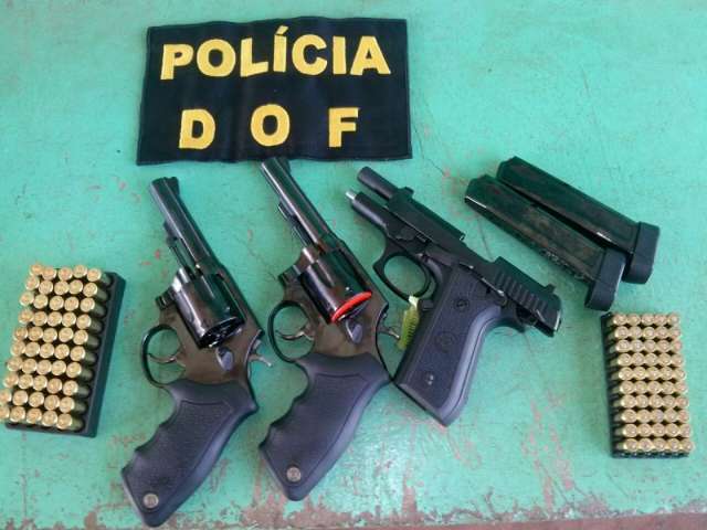 DOF apreende tr&ecirc;s armas de fogo e muni&ccedil;&otilde;es que seriam levadas para Goi&acirc;nia